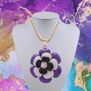 CRYSTAL ENAMEL FLOWER PENDANT NECKLACE
